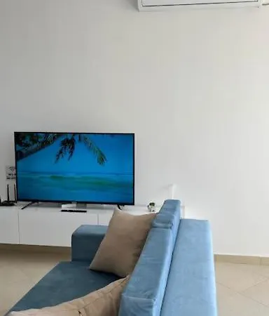 Good Times & Tan Lines *