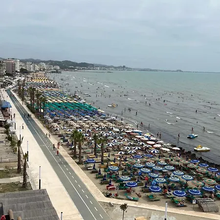 Good Times & Tan Lines دراس